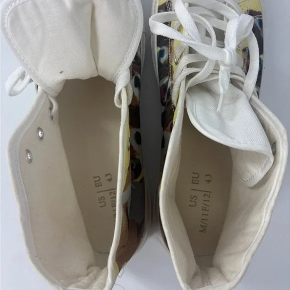 Stylish Women's High-Top Sneakers - beagles dogs - Picture 6 of 8